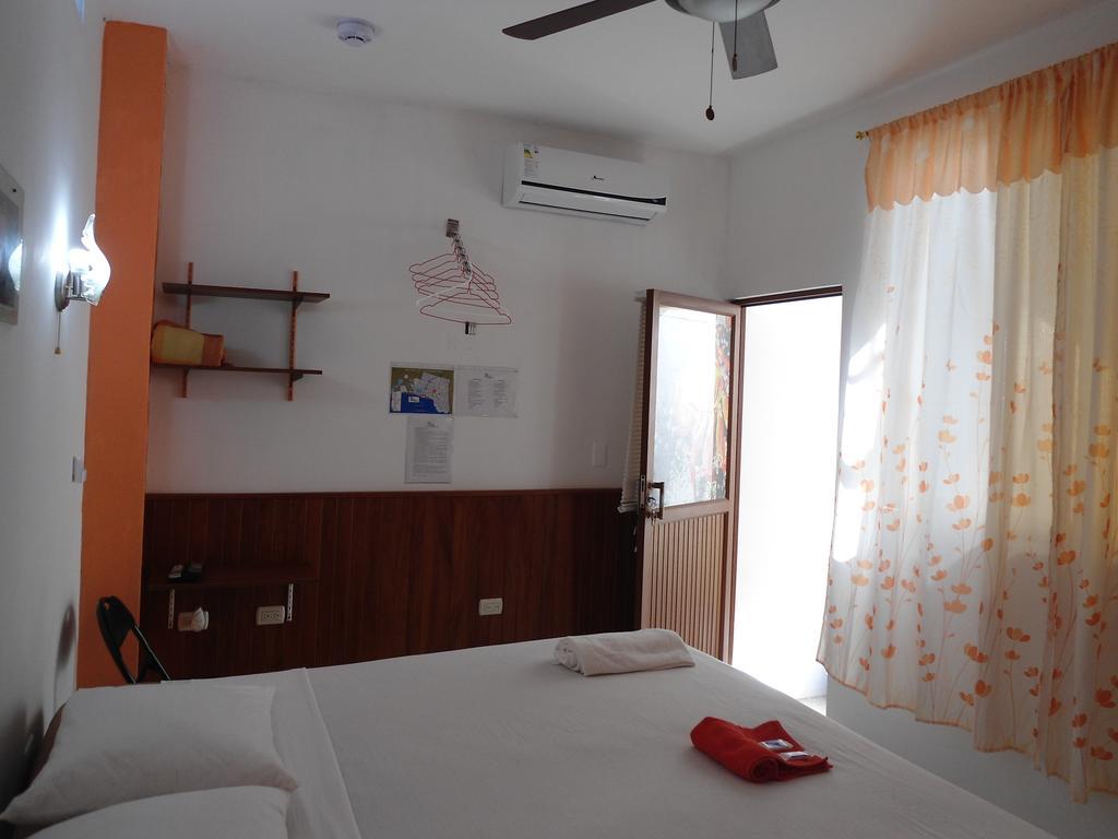 Hotel Sun Island Puerto Villamil Habitación foto